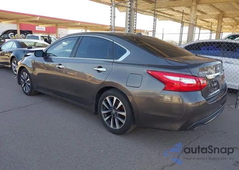2017 Nissan Altima 2.5 z USA, uszkodzony, nr VIN 1N4AL3AP7HC182241